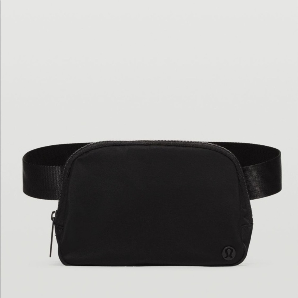 NWT lululemon belt bag